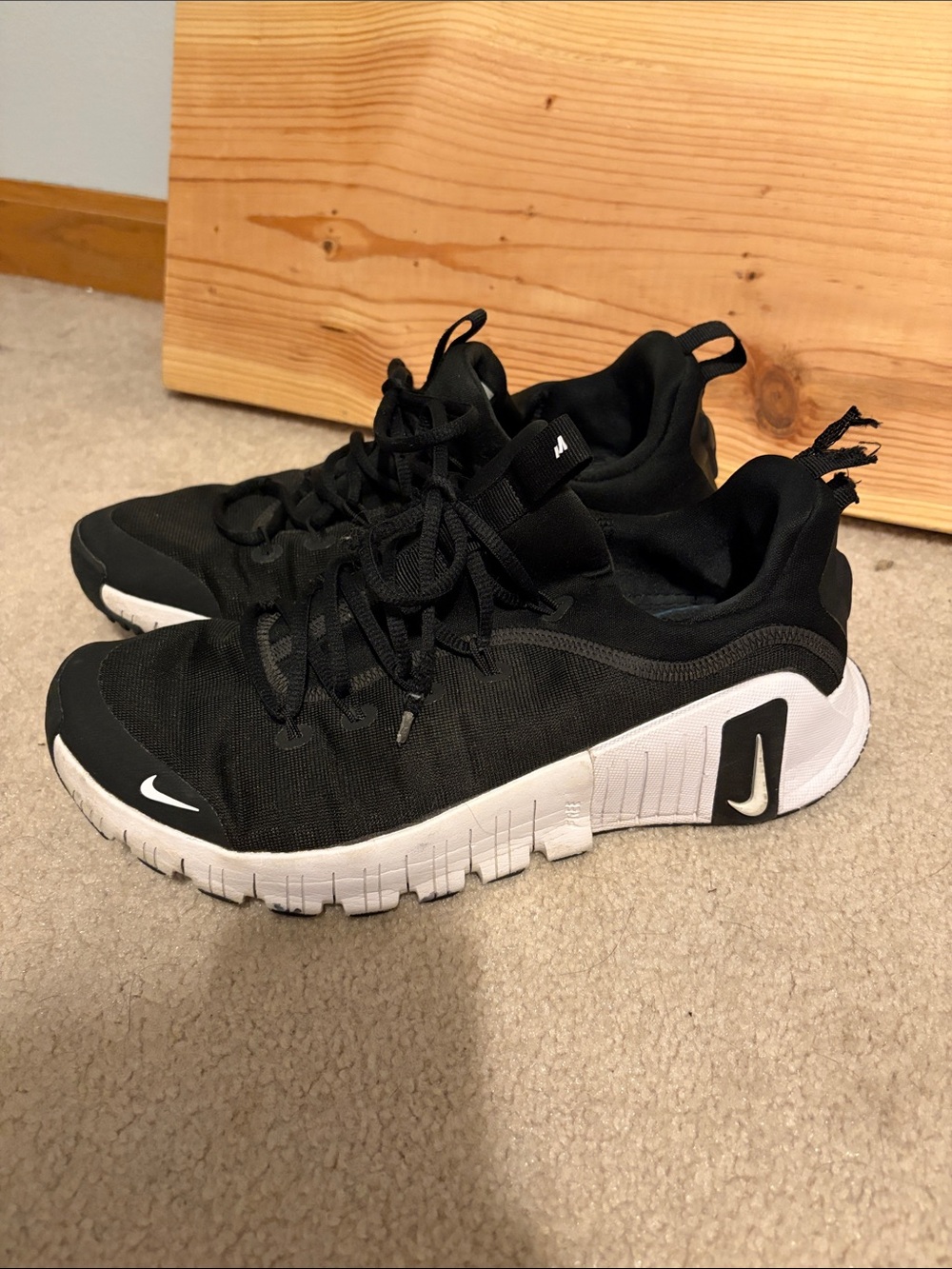 Nike Men’s Black and White Athletic Training Shoes